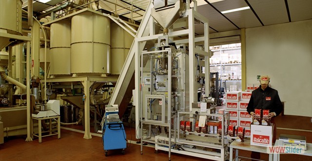 3 - Confezionamento caff in grani -  Coffee beans packaging - Verpackung Kaffeebohnen - Emballage du Caf en grains